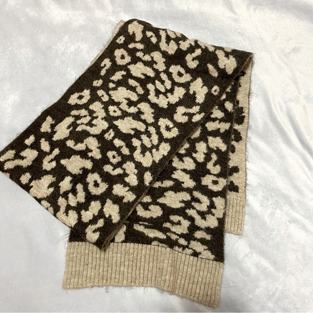 LOOK animal print wool blend scarf